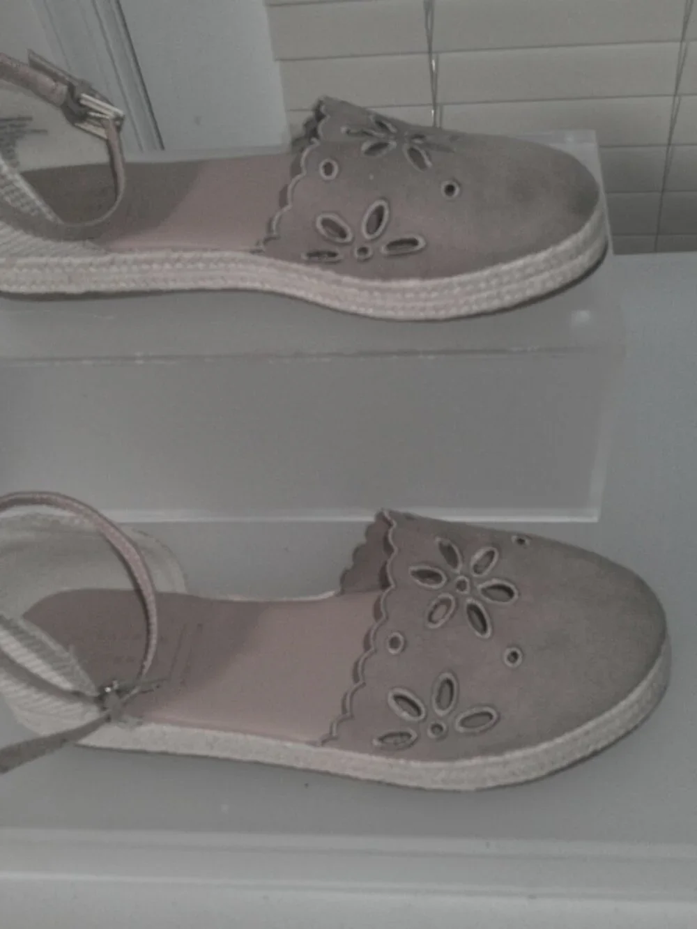 LC Lauren Conrad Espadrille Flats Ankle Strap Taupe Floral Cutout Size 10M